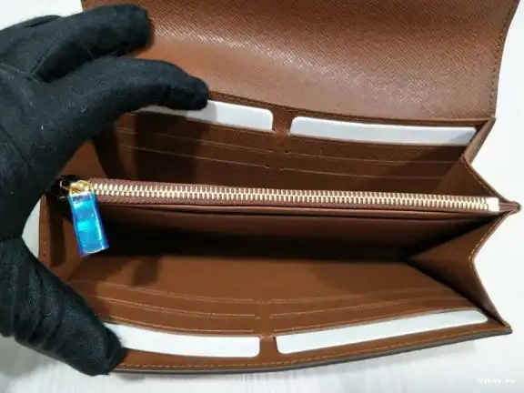 SARAH WALLET LOUIS VUITTON 0529